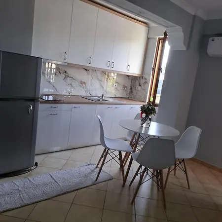Sina House アパート Vlorë
