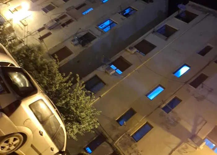 アパート Sina House